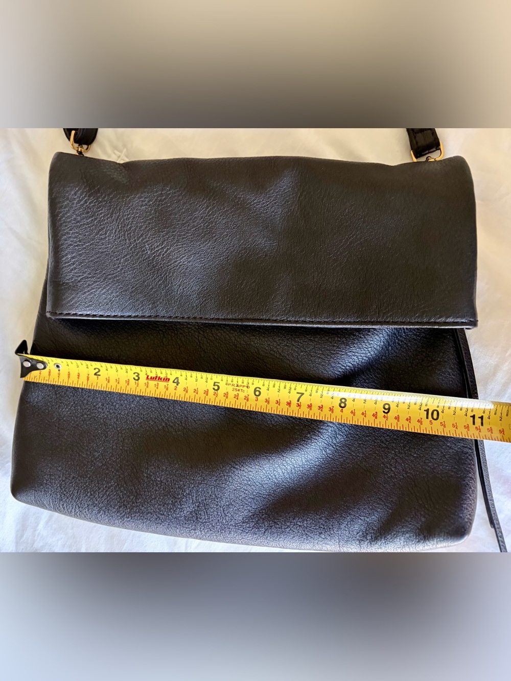 Hobo Draft Crossbody Bag in Pebbled Leather - Picture 11 of 12
